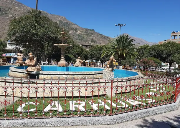 plaza armas carhuaz